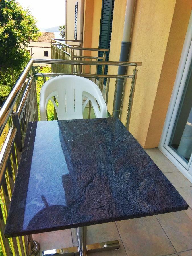Apartments Lux Milano, Savina,Herceg-Novi แฮร์เซ็ก-โนวี ภายนอก รูปภาพ